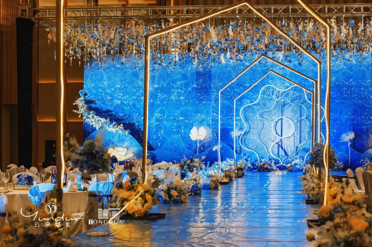 麗江全程婚禮大型策劃執(zhí)行就選麗江復(fù)華麗朗度假酒店；