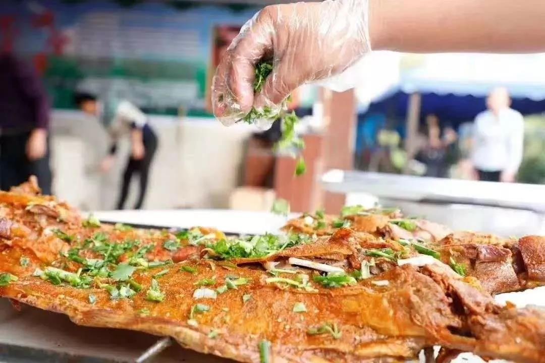 麗江城邊30畝“秘密莊園”！能吃烤全羊、燒烤，還能釣魚、賞美景……