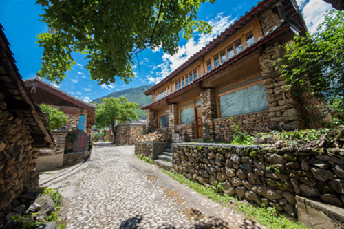 第二批全國鄉(xiāng)村旅游重點村玉龍縣白沙鎮(zhèn)玉湖村