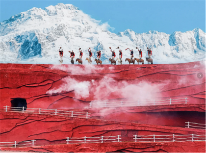 云南公司團(tuán)隊活動策劃,云南公司策劃活動，麗江旅行社,麗江旅游包車：總要來趟麗江吧！山間清爽的風(fēng)，古城溫暖的光，所遇皆美好。