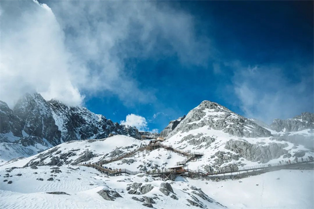 云南旅游,云南旅行社,云南團建公司,云南會議公司,云南策劃公司,麗江旅游,麗江旅行社,麗江團建公司,麗江會議公司：踏春，當然玉龍雪山！